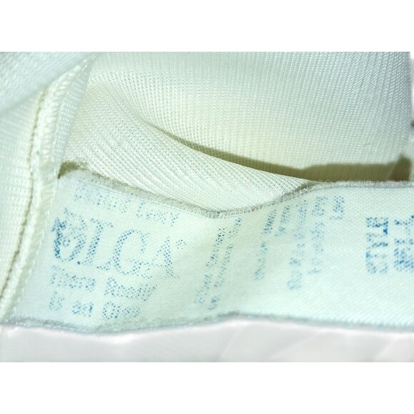 VTG OLGA Ivory Nylon Half Slip Womens Lingerie Underskirt Lace Hem (Flaw) - Picture 5 of 6